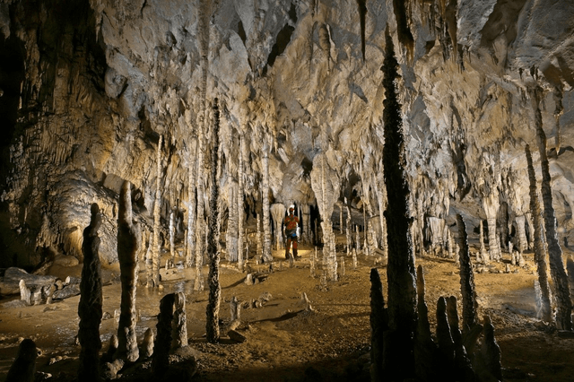 Sala de los Fantasmas (Room of the Ghosts) down Cueva Coventosa, Cantabria, Spain, by Sam Davis Photographer (1)