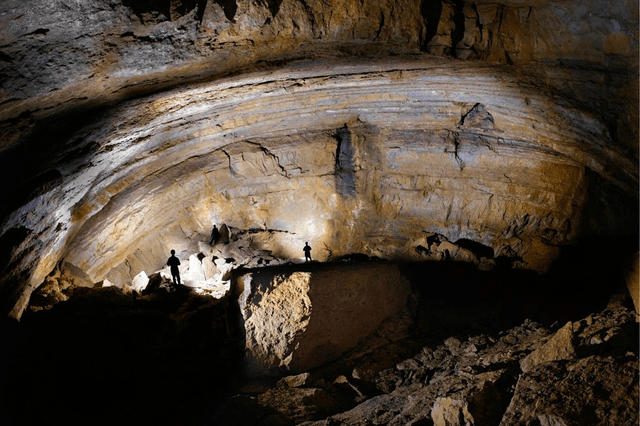 Swirl Chamber, Cueva Vallina, Arredondo by Sam Davis Photographer (1)