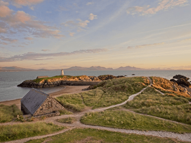 Goleudy Twr Bach, Llandwyn Island, Wales by Sam Davis - Photographic Print 